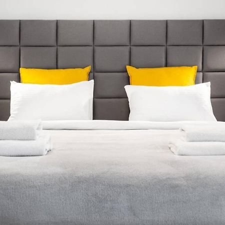 Househost Apartment: Miodowa 42/8B Street クラクフ エクステリア 写真