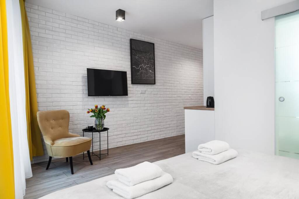 Househost Apartment: Miodowa 42/8B Street クラクフ エクステリア 写真