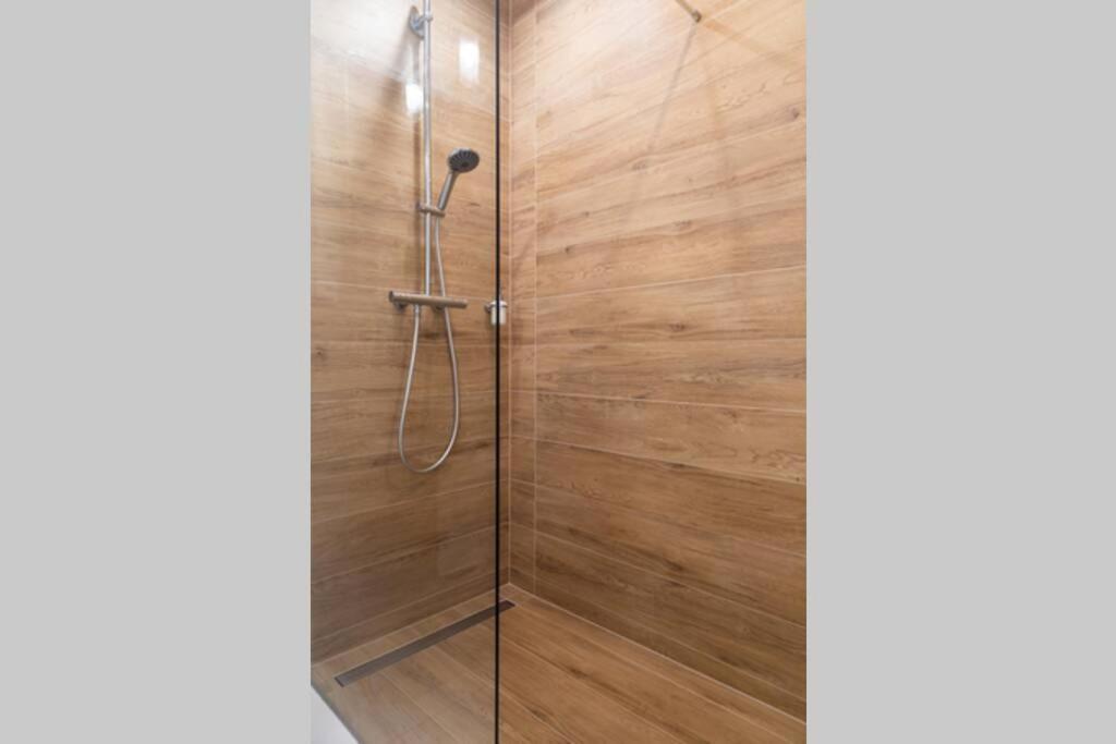 Househost Apartment: Miodowa 42/8B Street クラクフ エクステリア 写真